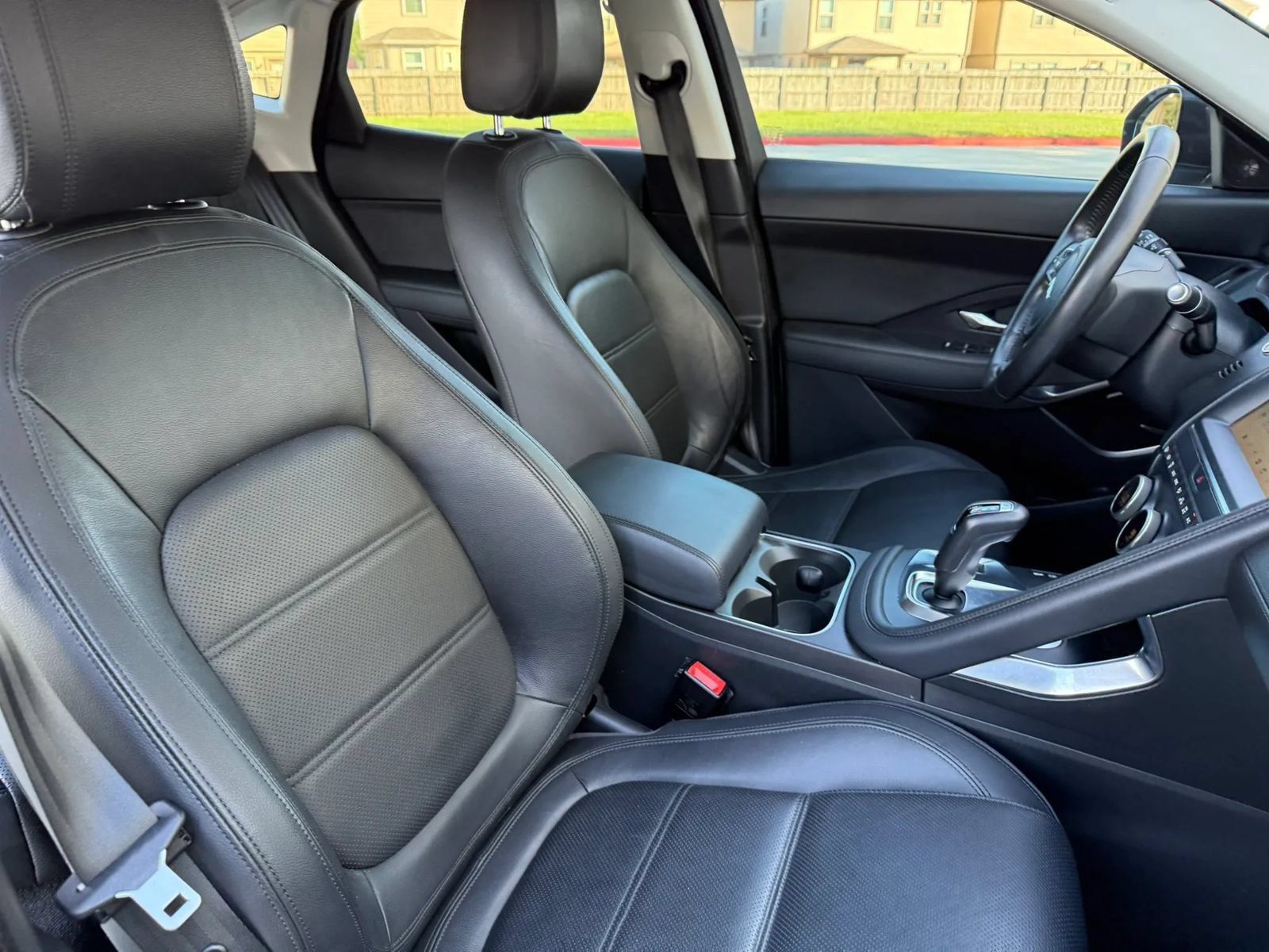 Used 2018 Jaguar E-PACE S AWD/4WD image 19