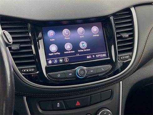 Used 2020 Chevrolet Trax LT w/ LT Convenience Package image 17