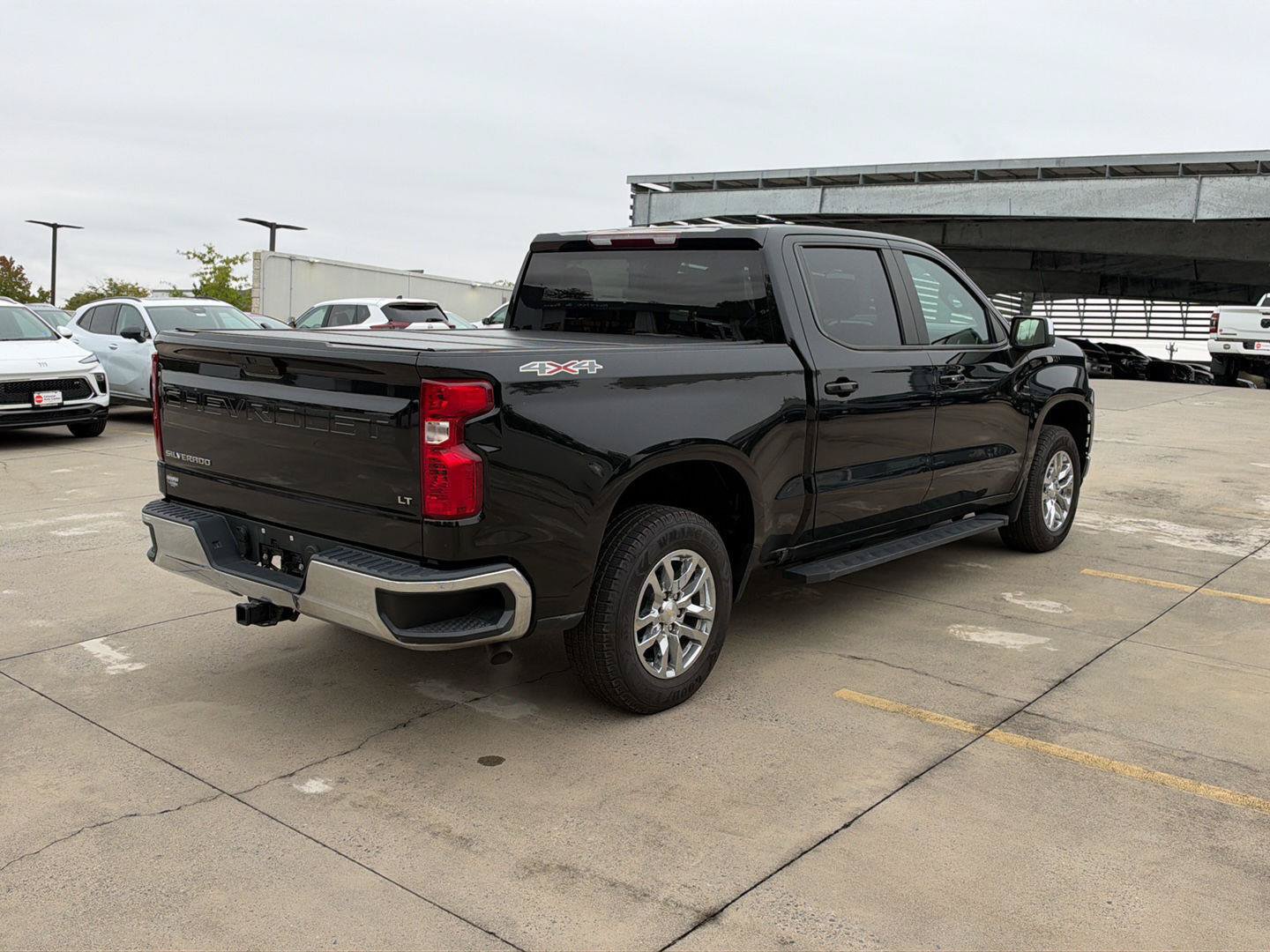 Used 2021 Chevrolet Silverado 1500 LT AWD/4WD image 5