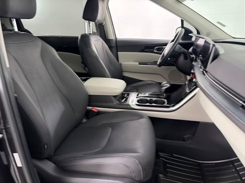 Used 2024 Kia Carnival SX Prestige image 30