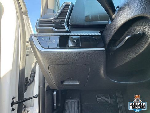 Certified 2025 Kia Sportage LX image 16