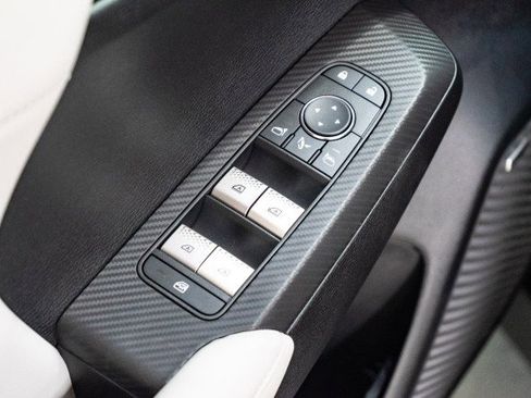 New 2025 Mitsubishi Outlander SE image 6