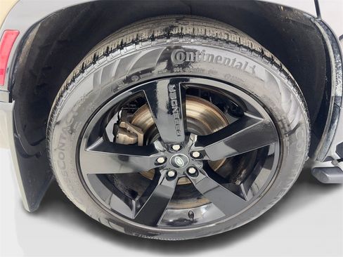 Used 2023 Land Rover Defender 130 X-Dynamic SE image 84