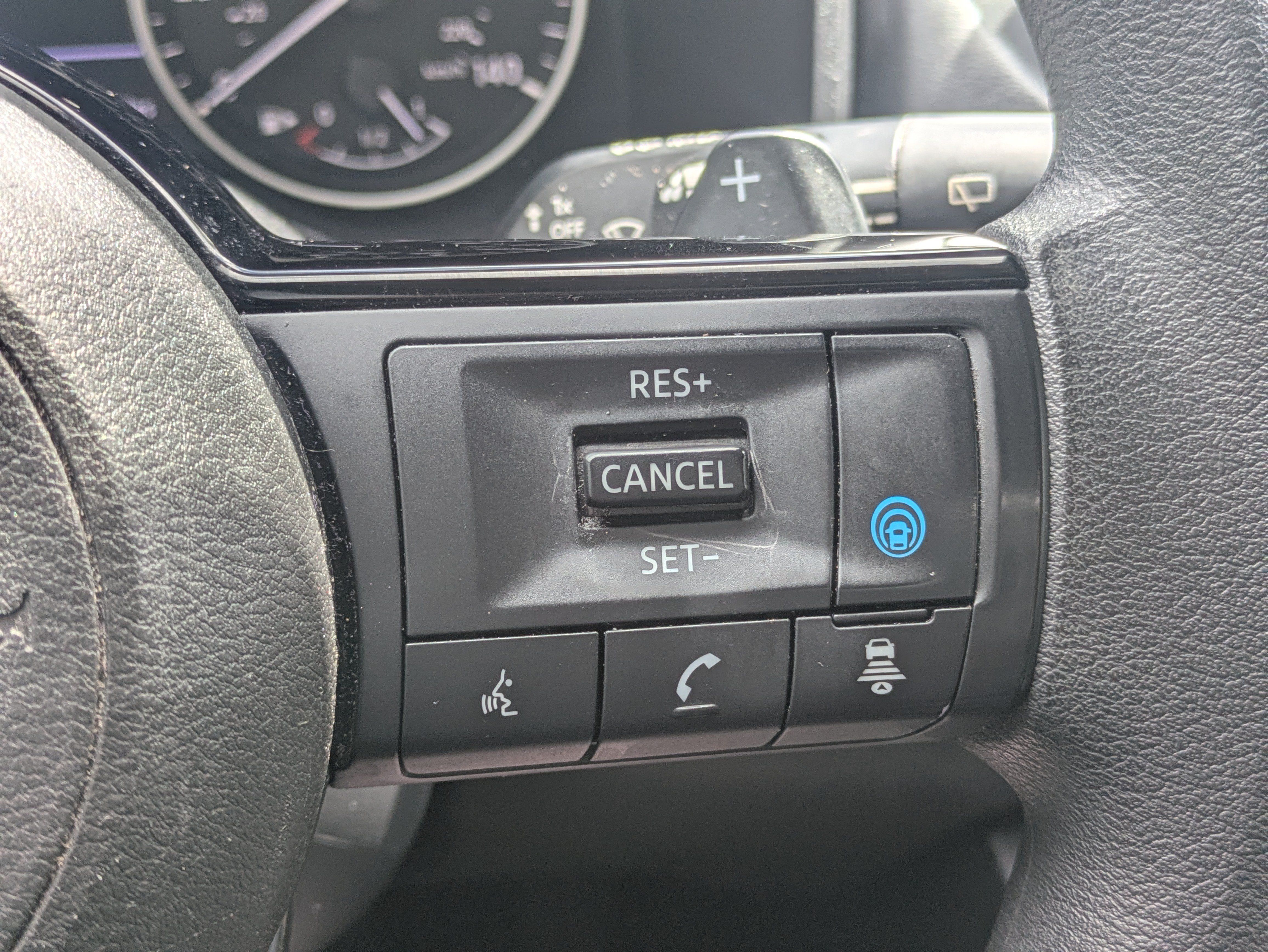 Used 2023 Nissan Rogue SV FWD image 22