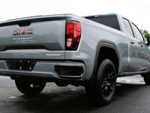 Used 2023 GMC Sierra 1500 Elevation AWD/4WD image 8