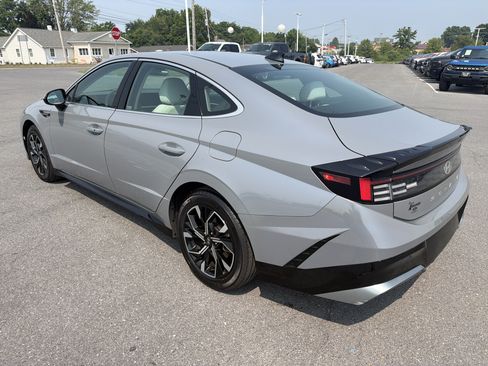 Used 2025 Hyundai Sonata SEL FWD image 6
