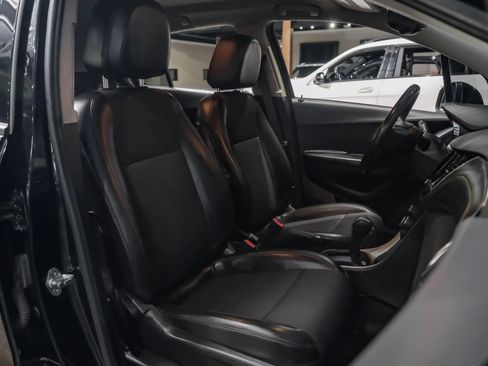 Used 2022 Chevrolet Trax LT w/ LT Convenience Package image 27