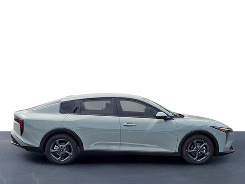 New 2026 Kia K4 LXS FWD image 7