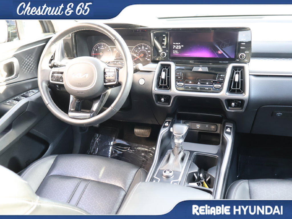 Used 2023 Kia Sorento S w/ Panoramic Sunroof Package FWD image 14