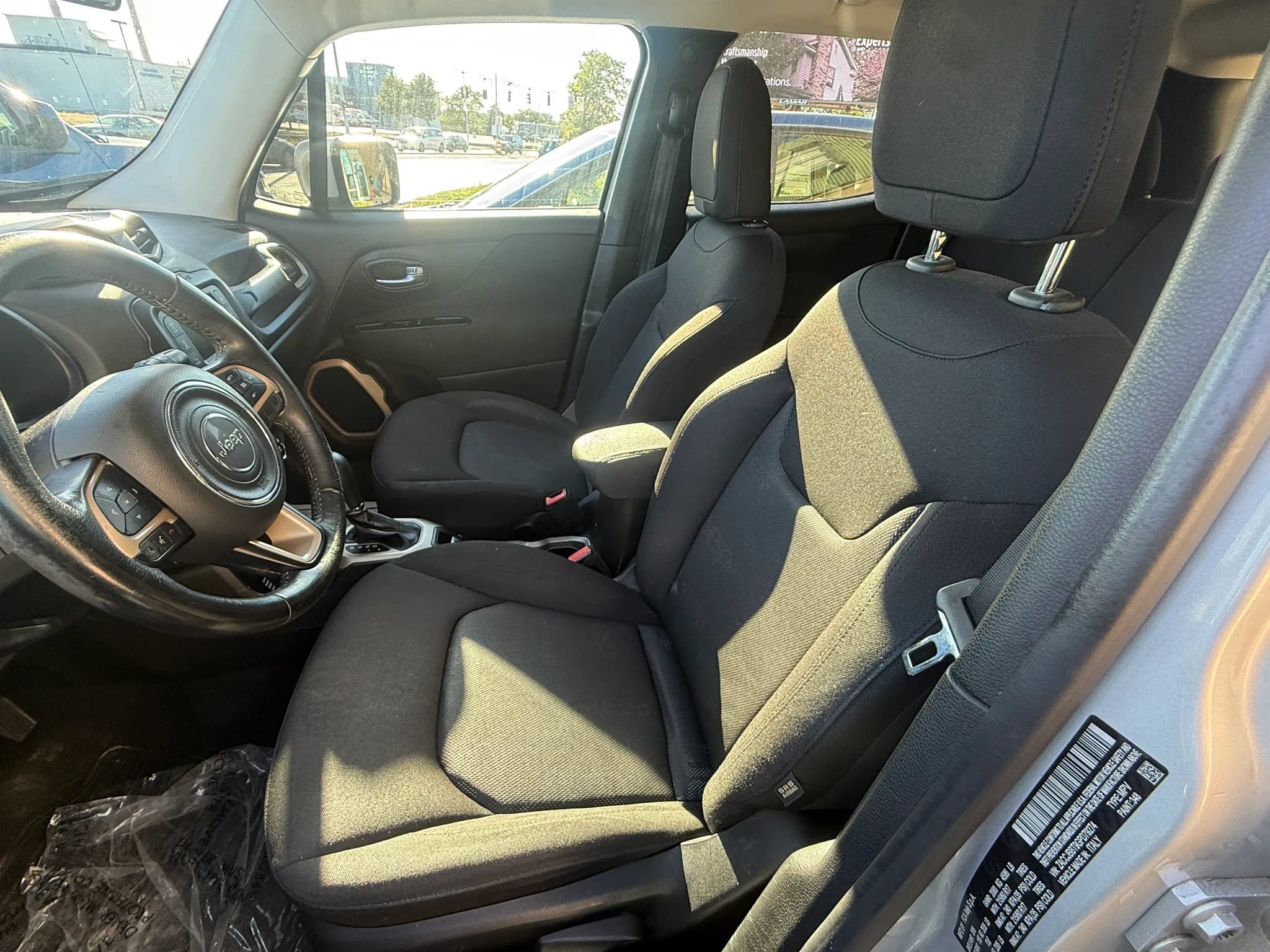 Used 2016 Jeep Renegade Latitude AWD/4WD image 7