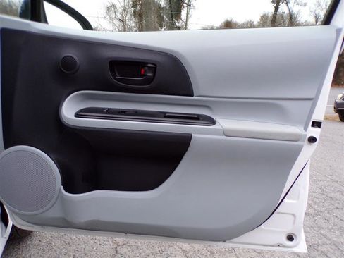 Used 2014 Toyota Prius C Four image 20