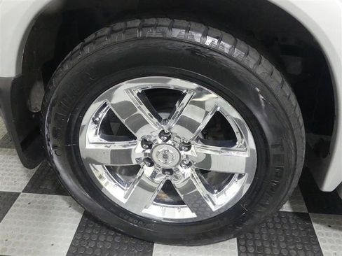 Used 2014 Nissan Armada Platinum w/ 2nd Row Captain Seat Package AWD/4WD image 14