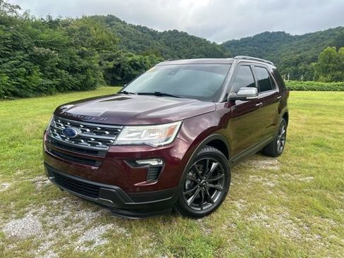 Used 2019 Ford Explorer XLT w/ Equipment Group 202A image 3