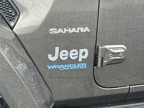 Used 2021 Jeep Wrangler Unlimited Sahara w/ Cold Weather Group AWD/4WD image 14