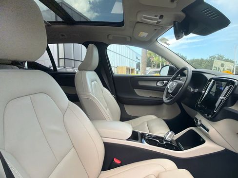 Used 2023 Volvo XC40 B5 Ultimate w/ Climate Package AWD/4WD image 30