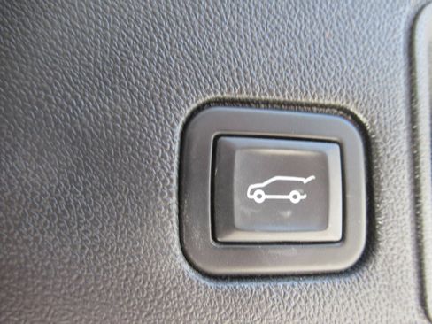 Used 2022 GMC Terrain Denali w/ LPO, Floor Liner Package AWD/4WD image 11