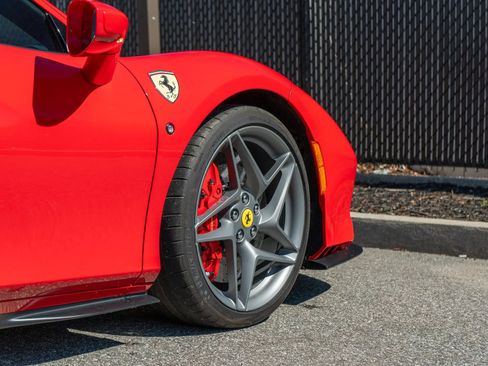 Used 2020 Ferrari F8 Tributo image 16