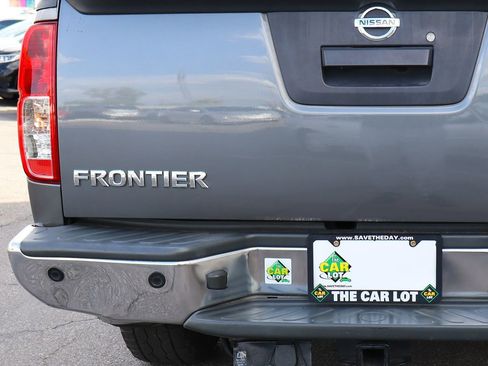 Used 2019 Nissan Frontier SV w/ Value Truck Package AWD/4WD image 19