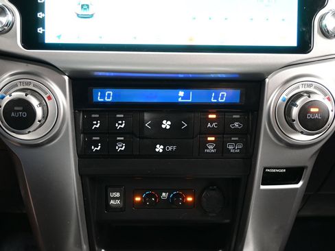 Used 2018 Toyota 4Runner Limited AWD/4WD image 21