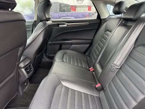 Used 2015 Ford Fusion SE w/ Equipment Group 202A image 16