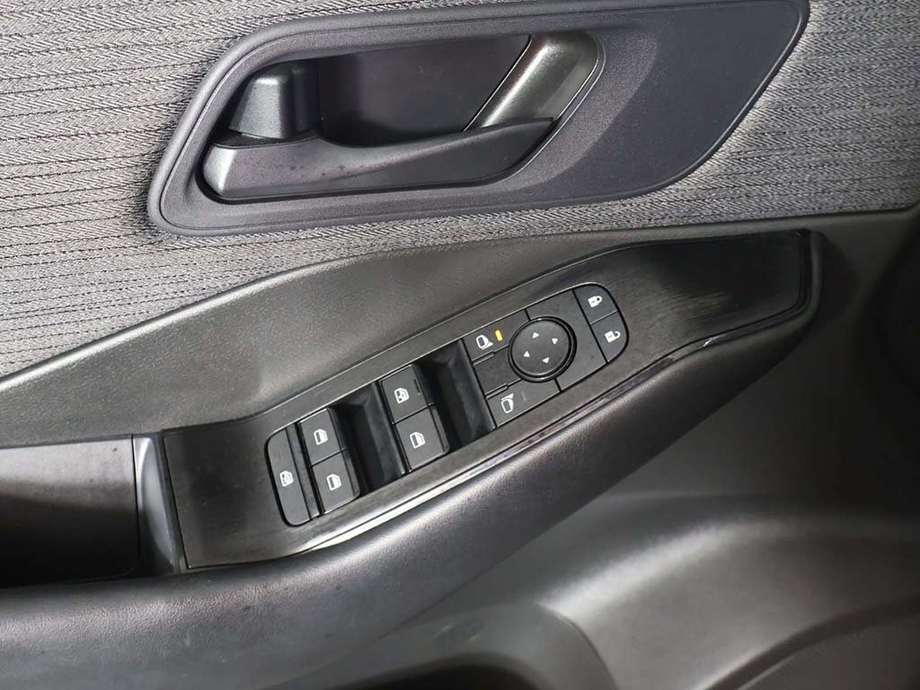 Used 2023 Nissan Rogue S AWD/4WD image 29