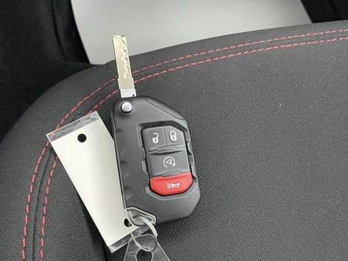 Used 2022 Jeep Wrangler Unlimited Rubicon w/ Cold Weather Group image 32