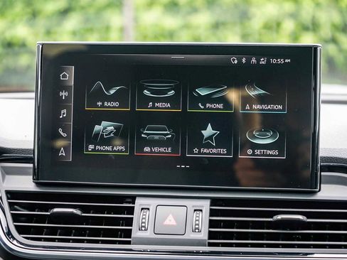 Used 2023 Audi Q5 e Premium w/ Convenience Package image 14