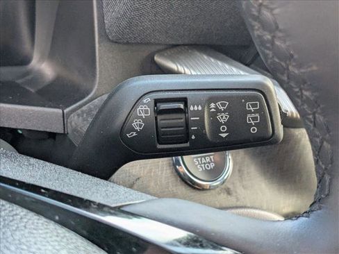 Used 2025 Ford Explorer Platinum w/ Ultimate Package image 7