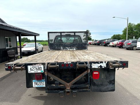 Used 2007 Ford F550 2WD Regular Cab Super Duty image 4