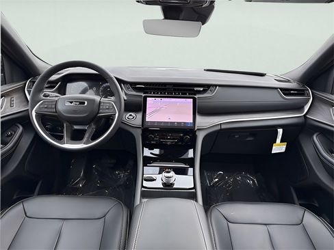 New 2025 Jeep Grand Cherokee Limited image 13