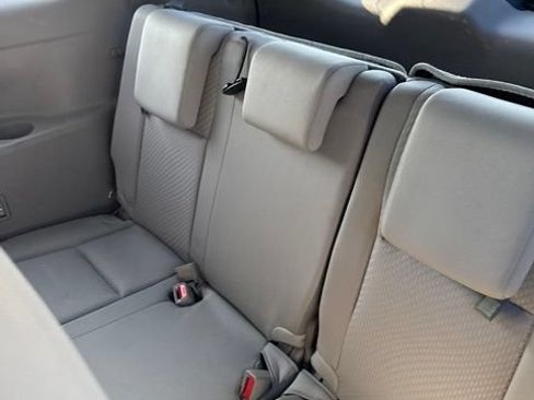 Used 2018 Toyota Highlander LE FWD image 9