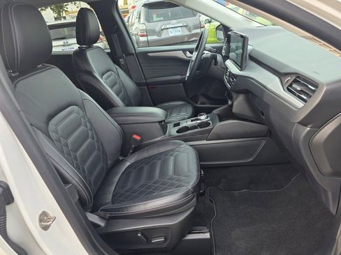 Used 2023 Ford Escape Platinum w/ Premium Technology Package image 23