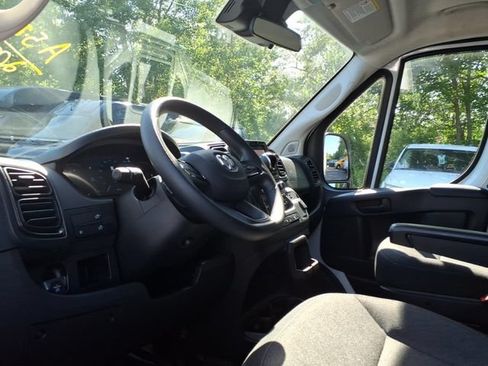 Used 2025 RAM ProMaster 2500 w/ U-Haul Equipment Group FWD image 24
