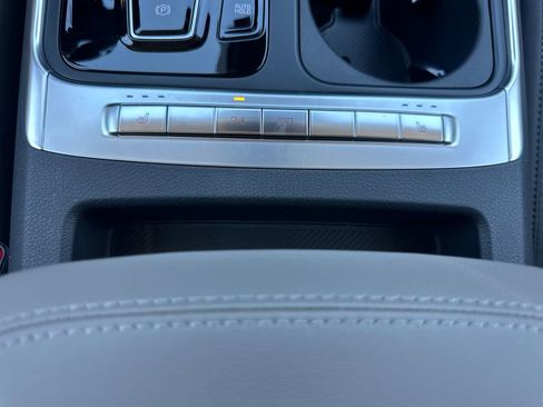 New 2026 Kia Carnival EX FWD image 30