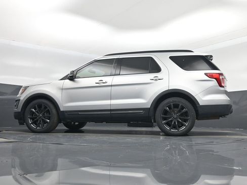 Used 2017 Ford Explorer XLT w/ Equipment Group 202A image 49