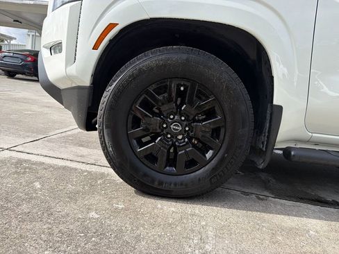 Certified 2024 Nissan Frontier SV w/ SV Convenience Package image 11