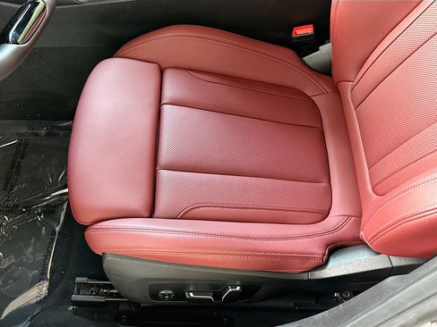 Used 2025 BMW 330i Sedan image 19