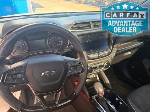 Used 2023 Chevrolet TrailBlazer RS w/ Sun and Liftgate Package FWD image 10
