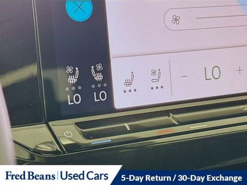 Used 2025 Volkswagen Atlas SE image 20