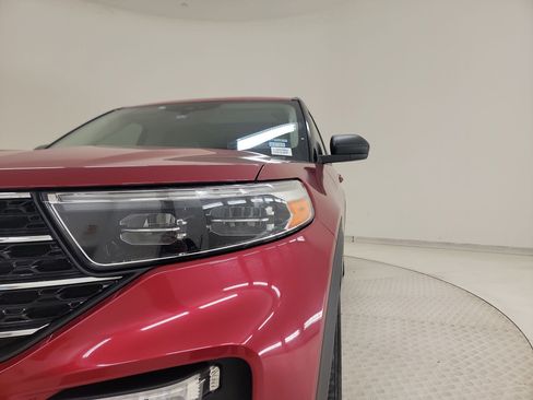 Certified 2020 Ford Explorer XLT w/ Equipment Group 202A RWD image 11