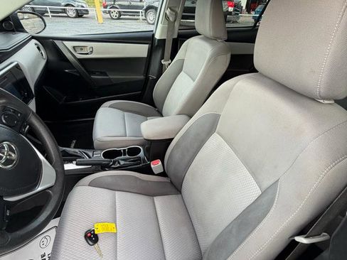 Used 2018 Toyota Corolla LE image 12