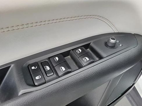 Used 2024 Jeep Compass Limited AWD/4WD image 25