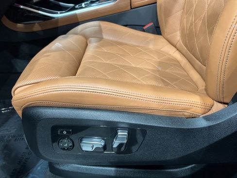 Used 2023 BMW X7 xDrive40i image 21