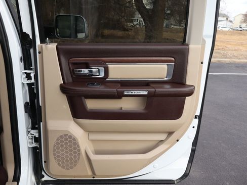 Used 2015 RAM 2500 Laramie w/ Cold Weather Group image 25