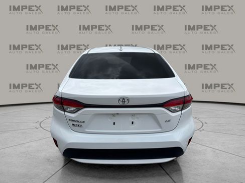 Used 2022 Toyota Corolla LE FWD image 4