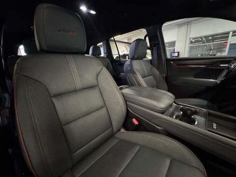 Used 2024 GMC Acadia AT4 image 30