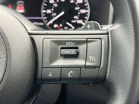 Used 2024 Nissan Rogue S image 27