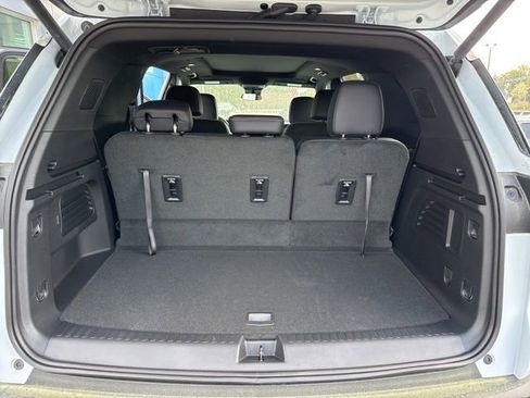 New 2026 Chevrolet Traverse LT w/ Sun and Wheel Package FWD image 25