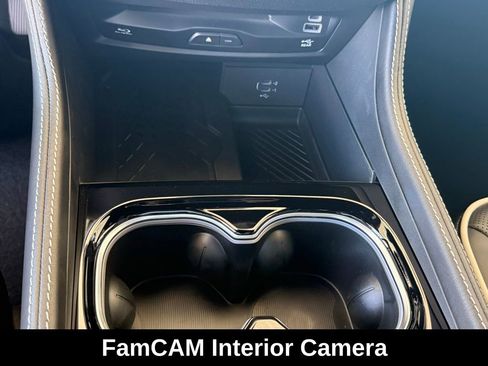 New 2026 Chrysler Pacifica Limited FWD image 16