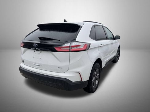 Used 2024 Ford Edge SEL w/ Sport Appearance Package AWD/4WD image 3